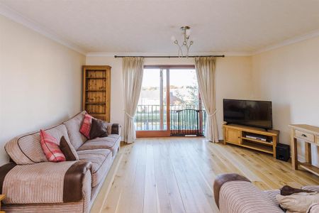 4 bedroom terraced house to rent - Photo 4