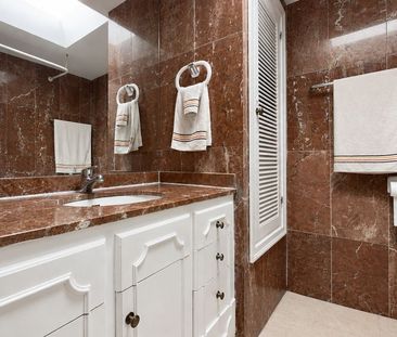3 bedroom luxury Apartment for rent in Estepona, Spain - Photo 5
