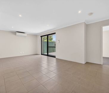 Modern Family Living in Balga - Photo 6