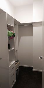 Avondale Heights - Photo 4