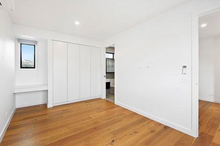 2/7 Catherine Street, Box Hill VIC 3128 - Townhouse For Rent | Domain - Photo 3