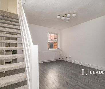 3 bedroom terraced house to rent - Photo 6