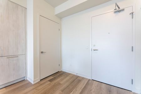 For Lease - 6 David Eyer Road Unit# 613, Richmond Hill, Ontario - Photo 5