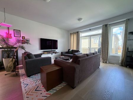 For Lease - 24 Barnyard Trail, Barrie, Ontario - Photo 4