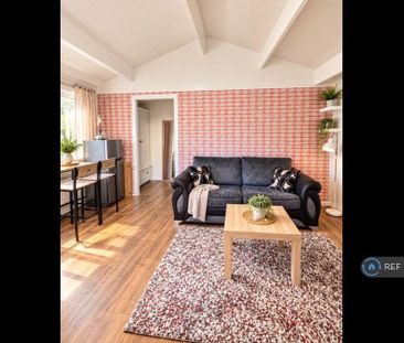 1 bedroom detached house to rent - Photo 1