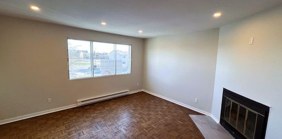 Fully Renovated 4½ Apartment Available - A louer • For Rent - Photo 2