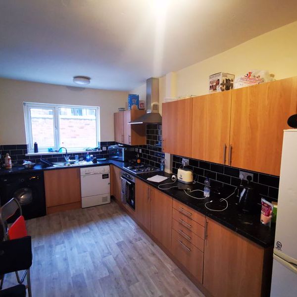 Teversal Avenue Lenton, Nottingham - Photo 1