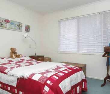 Beautiful 2-Bedroom Home with Beachside Charm - Photo 3