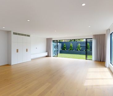 4 Bedroom Wonder! - Photo 1