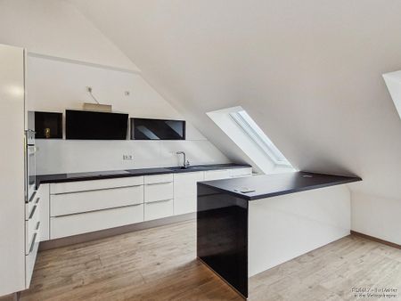 Tolle Dachgeschosswohnung mit Loggia und Einbauküche - Foto 5