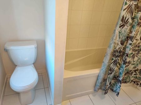 For Lease - 300 Alex Gardner Circle Unit# 63, Aurora, Ontario - Photo 4