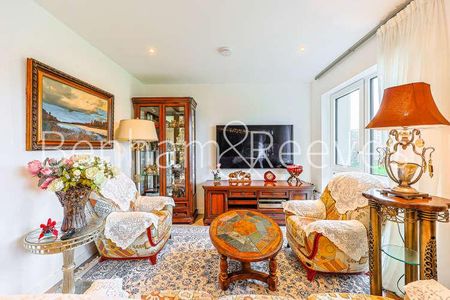 Parrs Way, Holland House, W6 - Photo 2