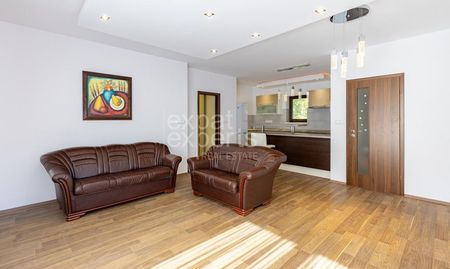 Zaujímavý 2i byt 60m2, v rodinnom dome s krásnou terasou a parkovaním - Photo 5