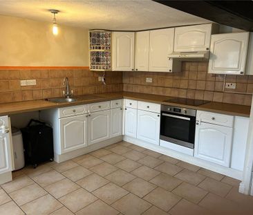 3 bedroom semi-detached house to rent - Photo 3