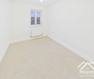 3 bedroom semi-detached house to rent - Photo 6