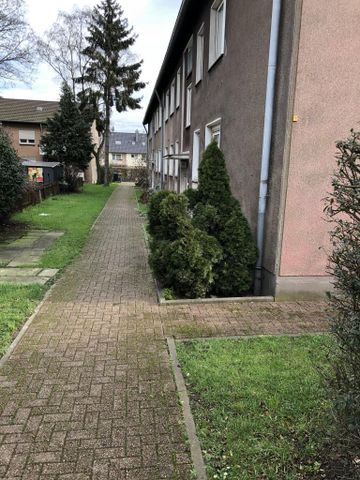 Ruhig gelegen, trotzdem zentral - renovierte Balkonwohnung mit modernem Wannenbad - Photo 5