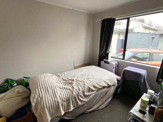 Prime city location - four bedroom student rental! - Photo 1
