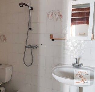 Location Maison 2 pièces 38m² COLLOBRIERES 83610 - Photo 5