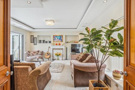 6 bedroom detached house to rent - Photo 5