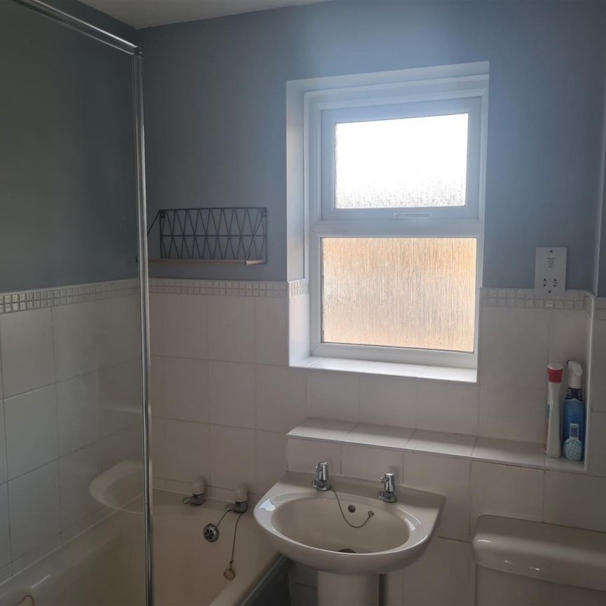 2 bedroom House To Let - Photo 1