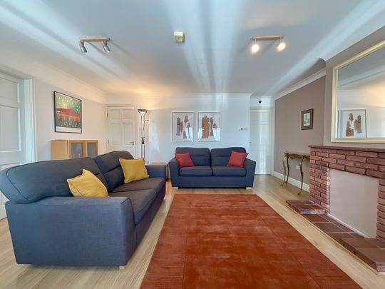 2 bedroom Apartment to let - Photo 1