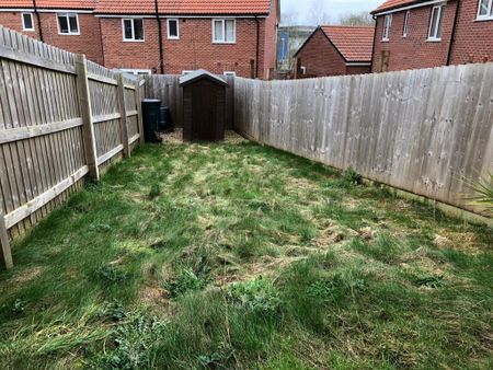 3 bedroom semi-detached house to rent - Photo 2
