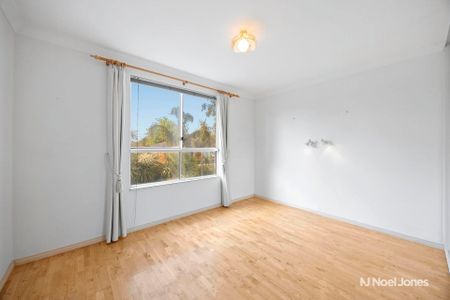 14 Cherrybrook Close, NUNAWADING - Photo 2