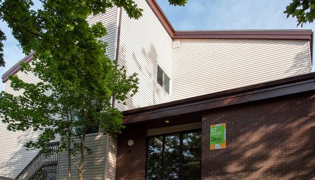 67 & 141 Harlington Crescent - Photo 1