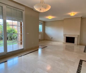 Casa o chalet de alquiler en Calle el Vivero, Villanueva de la Caña... - Photo 5