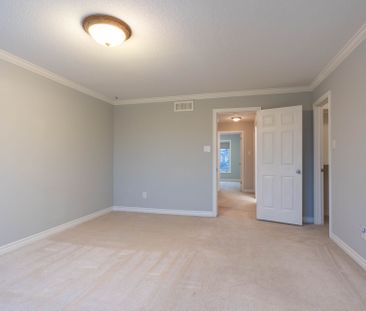 For Lease - 293 Forestbrook Street, Kanata, Ontario - Photo 2