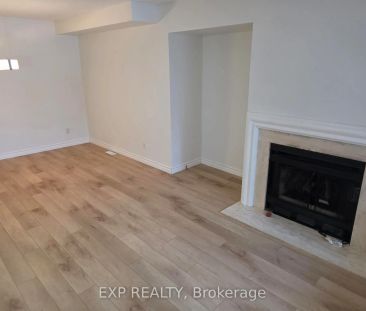 1296 Valerie Crescent W - Photo 2