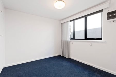 North facing with city convenience - Photo 2