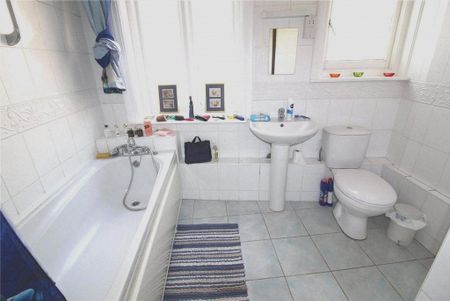 House share to rent - Photo 3