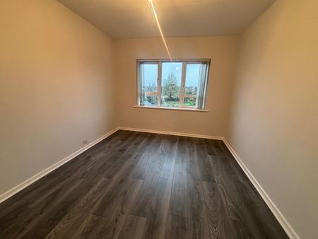 3 Bed Semi-detached House - Photo 3