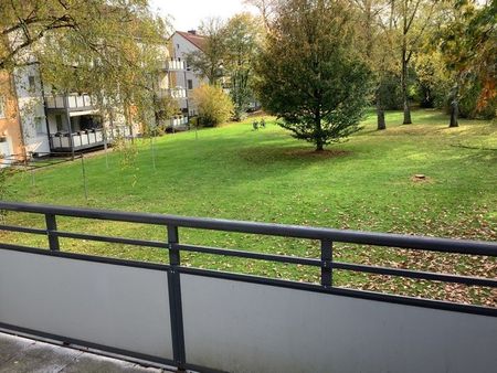 Geräumige 1,5 Singlewohnung mit Küchenzeile und großem Balkon - Foto 4