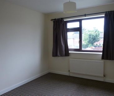 Peterhouse Crescent, March - Photo 2