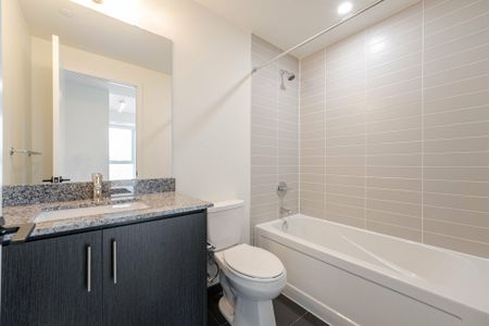 For Lease - 335 Wheat Boom Drive Unit# 404, Oakville, Ontario - Photo 3