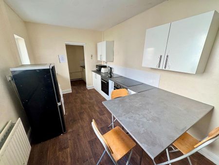 8 bedroom house share to rent - Photo 2