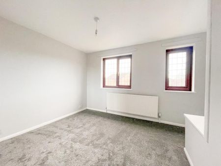 2 bedroom semi-detached house to rent - Photo 3