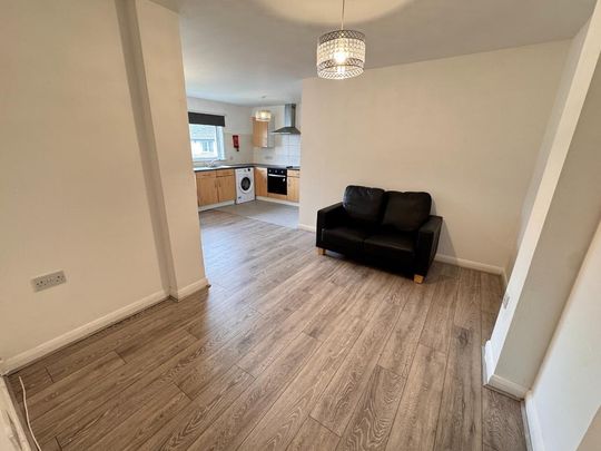2 bedroom flat to rent - Photo 1