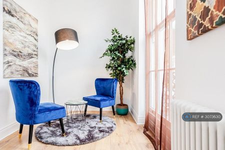 4 bedroom flat to rent - Photo 4