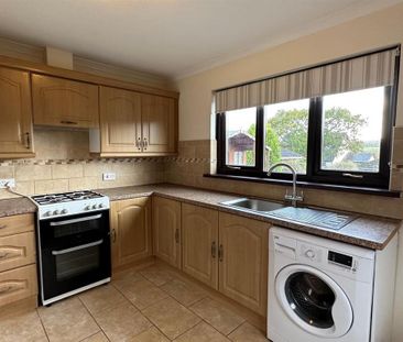 2 bedroom detached bungalow to rent - Photo 2