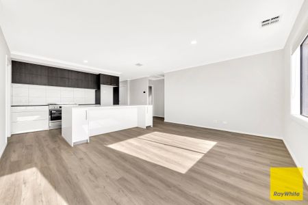 Stunning Brand-New Home in Tarneit! - Photo 2