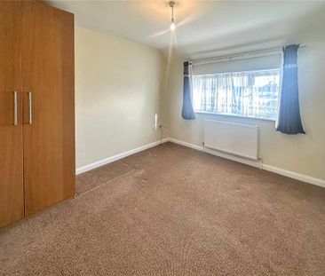 4 bedroom semi-detached house to rent - Photo 4
