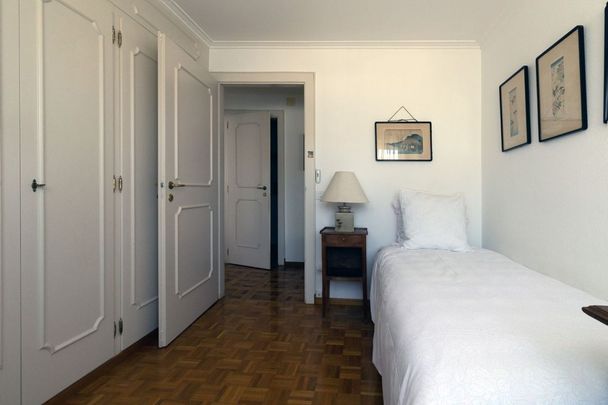 Zu vermieten - Schönes möbliertes 4.5-Zimmer-Apartment mit Seeblick in La Tour-de-Peilz (VD) - Photo 1