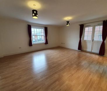 Salt Meat Lane, Gosport - Photo 1