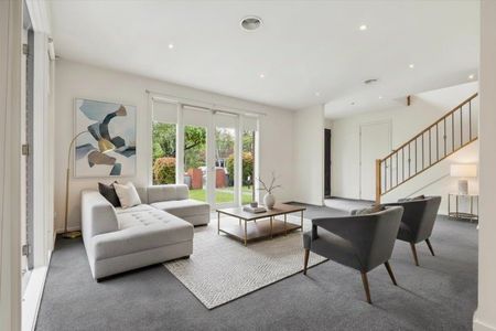 Thinking of selling? Contact our agent - Photo 2