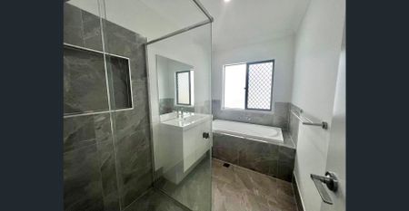 4 Bedroom House For Rent - 2 Foliage St, Greenbank QLD 4124 - Photo 3