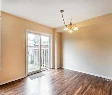 74 FOXBOROUGH Drive - Photo 2