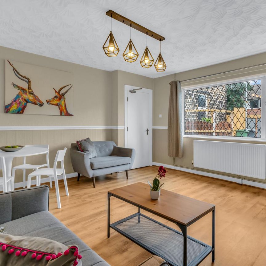 35 STANMORE GROVE Leeds - LS4 2RJ - Photo 1